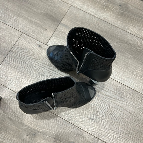 💥PRICE ⬇️
 CALVIN KLEIN  - Black Mesh Bootie - size 7 -💥PRICE ⬇️ - Picture 8 of 13